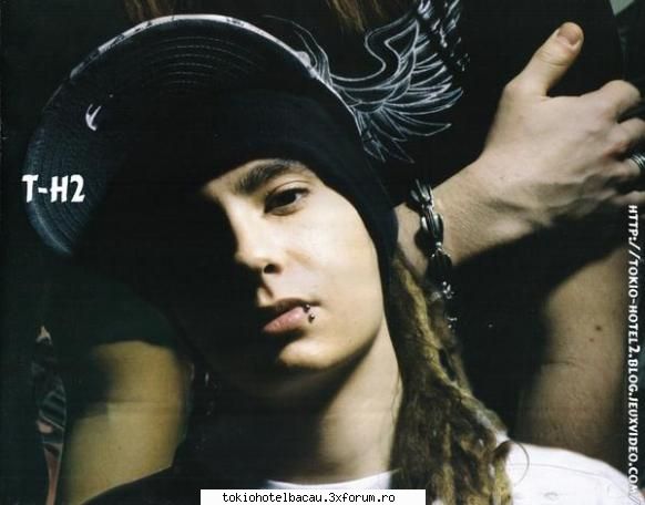 hello :)  :) ...io is noua...is din bacau,,,si am 13 ani :zzz:  :rusine: poze :d
